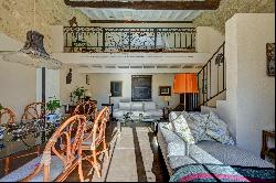 Provencal farmhouse with 6 bedrooms, workshop and swimming pool