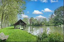 Burgundy. Magnificent Louis XVI château, park and ponds