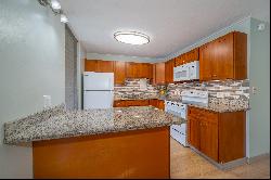 Ideally Located Top Floor Kihei Condo