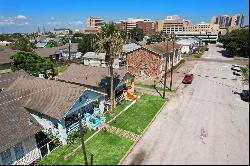 715 7th Street, Galveston TX 77550