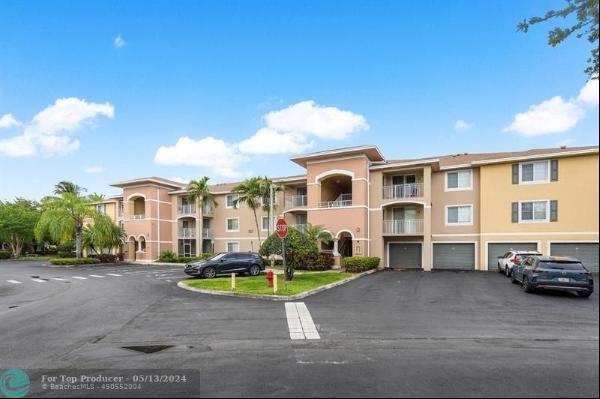 6492 Emerald Dunes Dr #208, West Palm Beach FL 33411