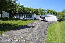 4675 E Parish Road, Midland MI 48642