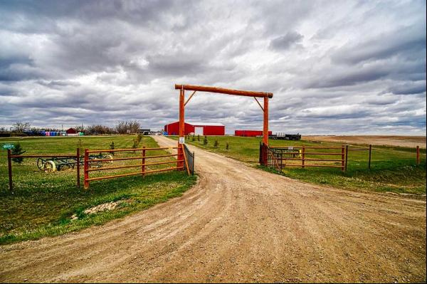 272011 Range Road 275, Rural Rocky View County, AB, T4A 0H4, CANADA