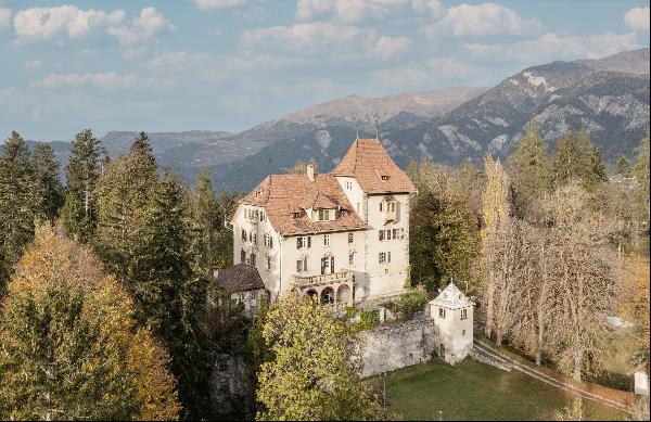 Beautiful castle in Graubünden