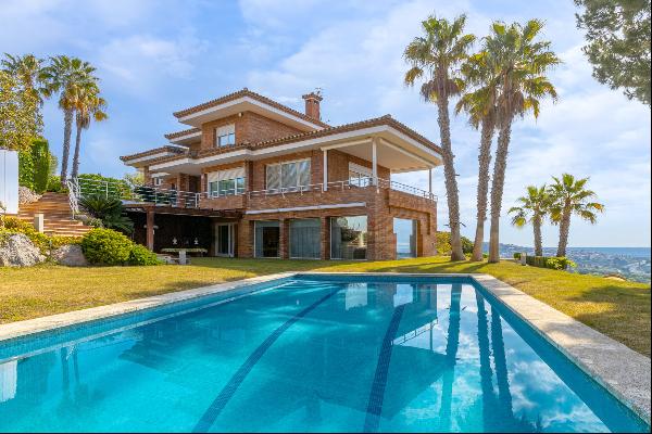 House in exclusive area of Alella with sea views - Costa BCN