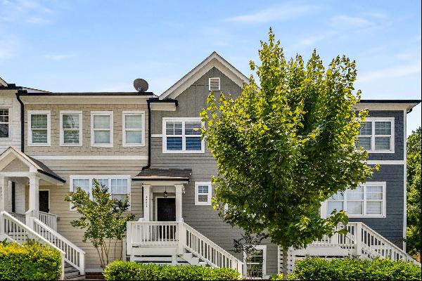 Beautiful Open-Concept Townhome In Desirable Location