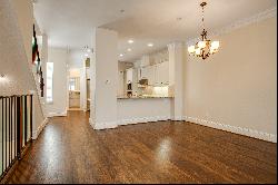 Beautiful Townhouse Located In The Heart Of Dallas