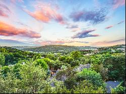 Panoramic Views. Relaxed Lifestyle in an Upscale Northwest Austin Enclave