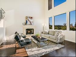 Panoramic Views. Relaxed Lifestyle in an Upscale Northwest Austin Enclave