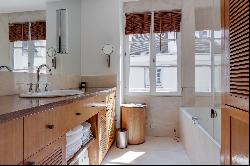 Paris 5 - Charming 1 bedroom pied-a-terre on courtyard and seine