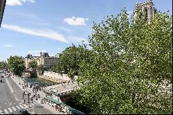 Paris 5 - Charming 1 bedroom pied-a-terre on courtyard and seine