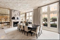 Elegantly remodelled luxury residence on the prestigious Mount Street of Mayfair