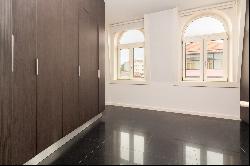 Flat, 5 bedrooms, for Rent