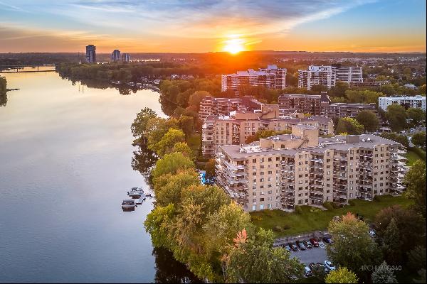 Laval (Chomedey) Residential