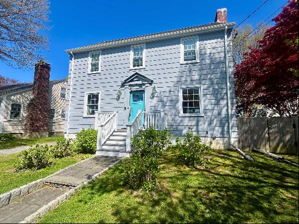 Charming Colonial Off Ruggles