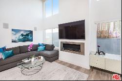 16 Quarterdeck Street Unit 302, Marina Del Rey CA 90292