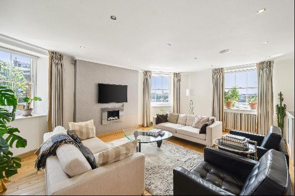 Beautifully presented two double bedroom riverside apartment to rent in Wapping with commu