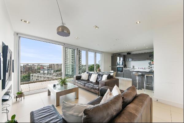 Three-bedroom modern apartment with a private roof terrace to rent in Islington, N1.