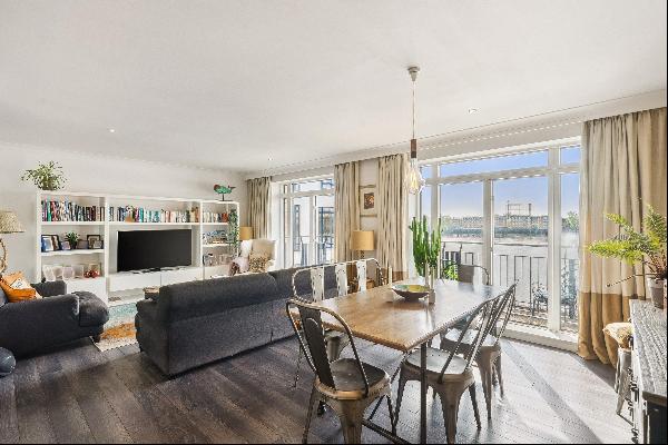 A modern apartment in St Hilda's Wharf with wonderful River views.