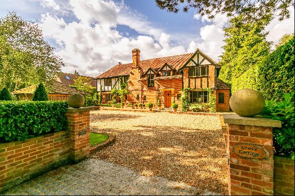 An exceptional Arts and Crafts style country house, nestled in a prime position within Won