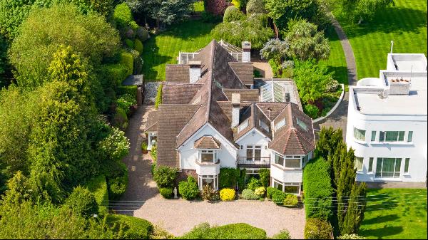 A beautifully presented 5 bedroom detached home, built in the 1930`s, previously renovated