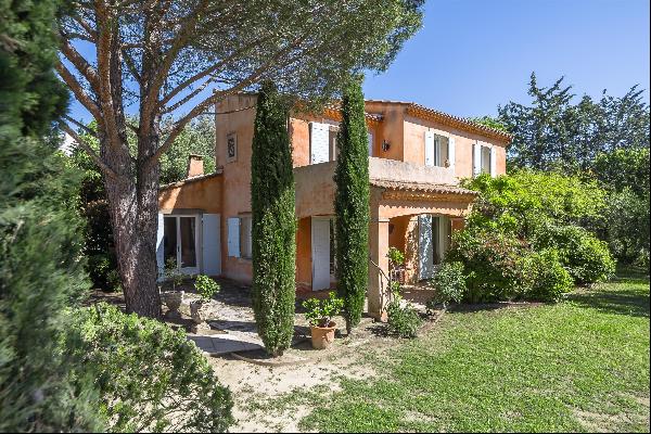 Provencal house with swimming pool, for sale near Avignon, in the Gard.