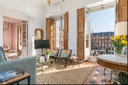 Charming Plaza Mayor View Apt