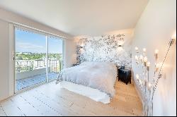 STUNNING RENOVATED DUPLEX WITH VIEW OF THE JET D'EAU