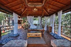 Balinese-style house close to the beach in Búzios