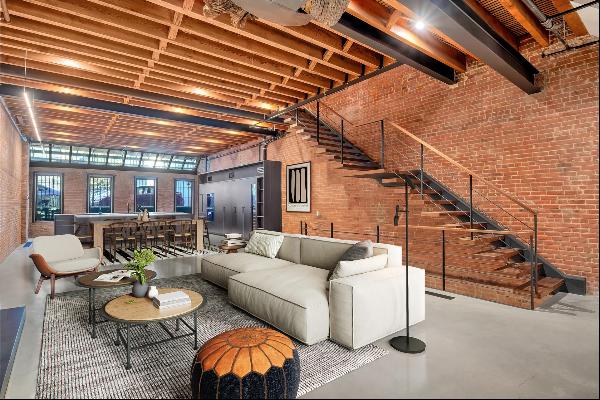 <span><p><span>Welcome home to this expansive 5100 square foot triplex in prime Hudson Squ