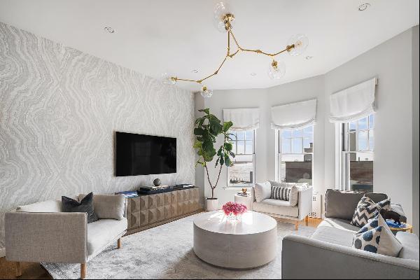 <p><span>For the first time, this Penthouse Residence on the most coveted block in Brookly