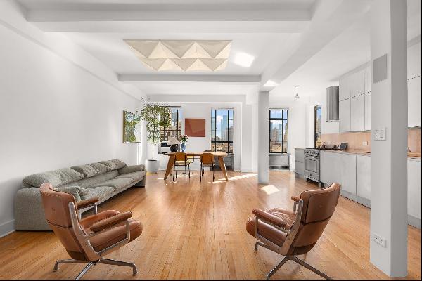 <div>CALLING ALL TERRCE LOVERSBathed in natural light, this stunningly renovated 1,086 Sq 