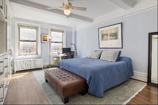 SPACIOUS 2-BEDROOM HOME ON ONE OF THE UPPER WEST SIDES MOST COVETED BLOCKS.FANTA