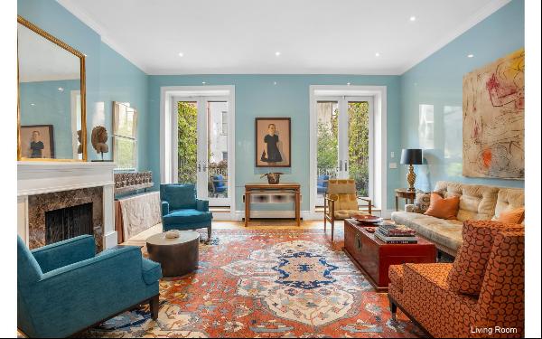 Just half a block from Central Park, 48 West 88th Street occupies a grand position on a