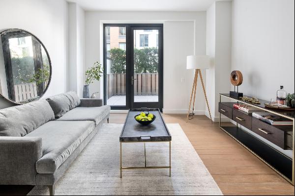 <p>A modern oasis in Midtown West, with fabulous outdoor living spaces.</p><p>Welcome to R