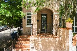 Enjoy This Sun-Drenched Townhome Near Piedmont Park!