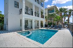 Multi-Level Home on Corner Lot With Gulf Views And Pool