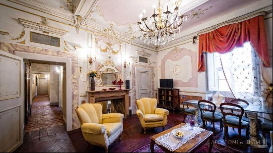 Downtown Impressive Frescoed Penthouse Cortona, Arezzo - Tuscany