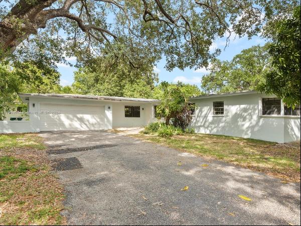 9315 SW 72nd Ave, Pinecrest FL 33156