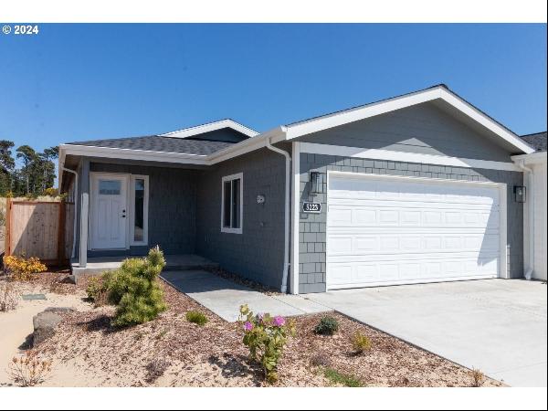 5223 Nopal St, Florence OR 97439