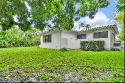 147 Camden Dr, Bal Harbour, FL