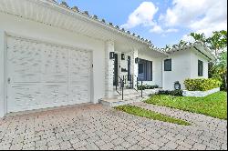 147 Camden Dr, Bal Harbour, FL