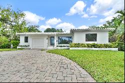 147 Camden Dr, Bal Harbour, FL