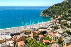 Seafront Bonassola: apartment in an enchanting coastal heaven