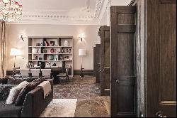 Modern apartment with an enviable address on Cadogan Square, Knightsbridge