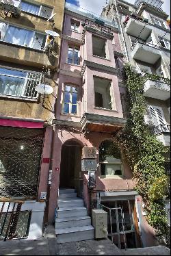 Renovated Historical Building with Sea Views in Galata