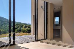 Opportunity V7 bedroom villa under construction with large plot area 12,6 ha in Porto Covo