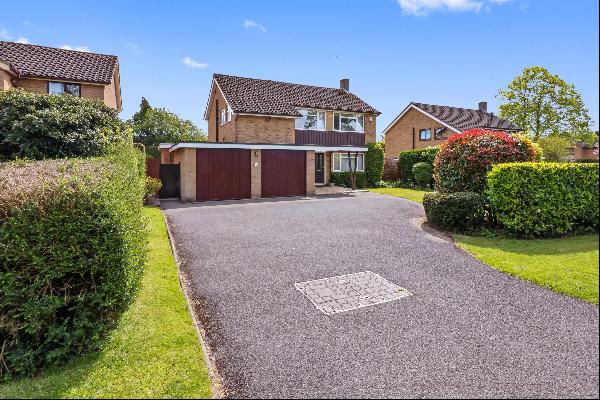 A fantastic family home in a lovely location on Greenway Lane with a generous garden, park