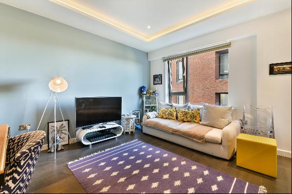 An immaculate 1 bed apartment in a modern and recently built development available to rent