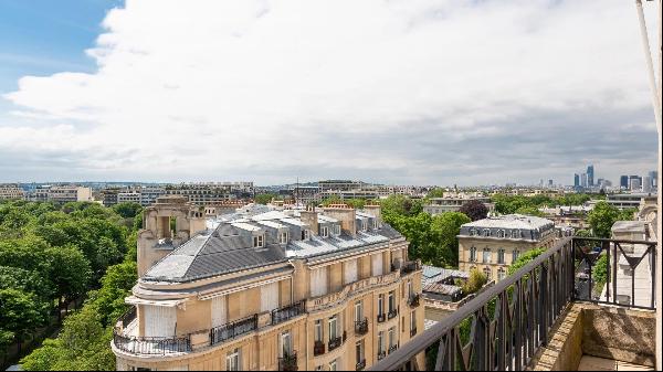 Luxurious apartment with exceptional refurbishment in the heart of the 16th Arrondissement